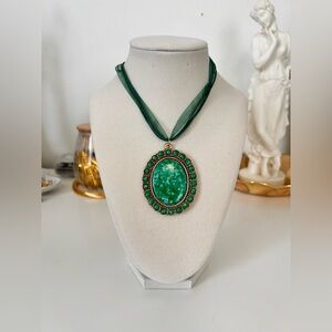 Elegant Green Pendant Necklace